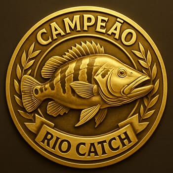 Selo de campeão com ícone de tucunaré e brilho em estilo liga